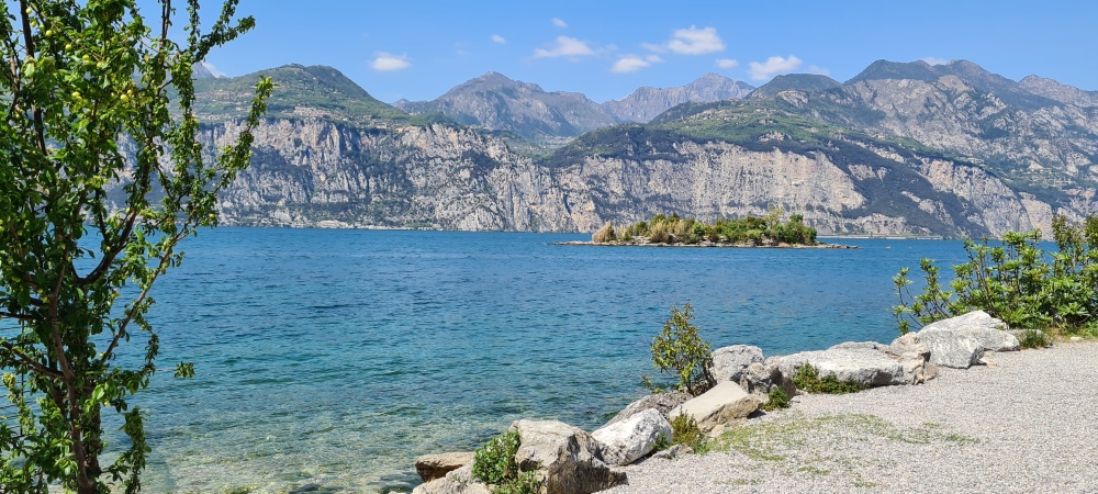 Wunderbarer Weg zu einem guten Lokal direkt am Gardasee