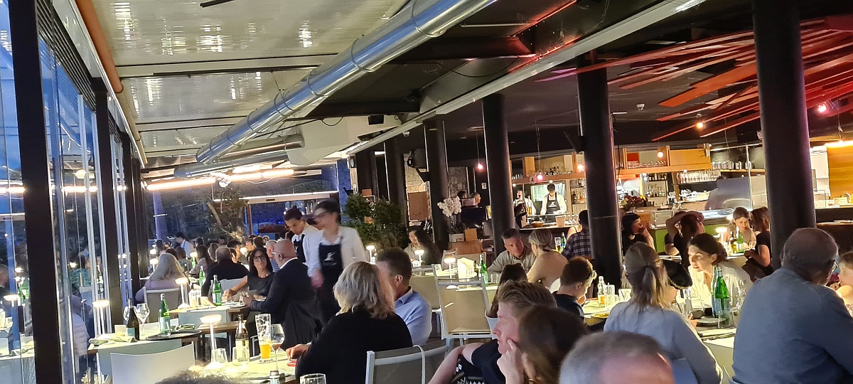 gesch�ftiges Treiben im Top-Restaurant