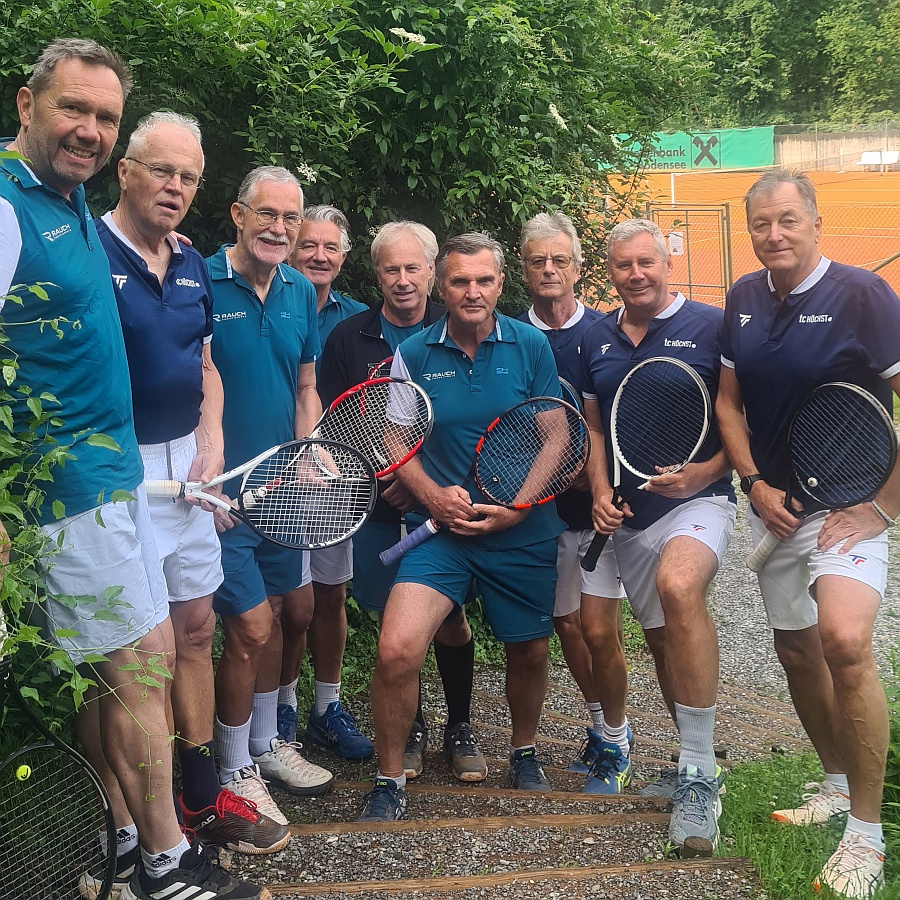 Team 60 mit den Gastgebern vom TC H&ouml;chst