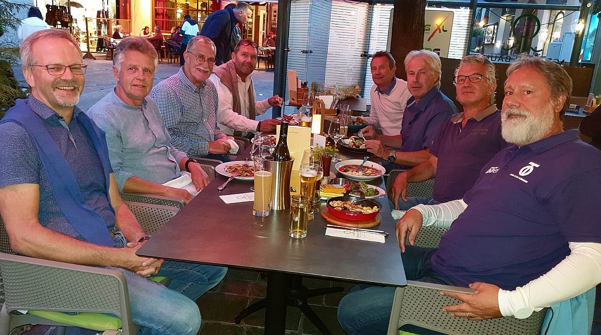 Gemeinsames Abendessen und Einstimmung