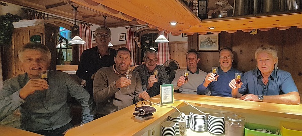 Averna und Teambesprechung