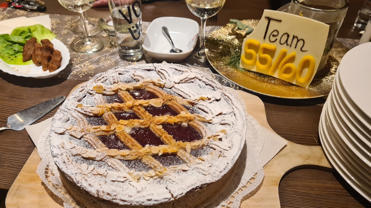 Unsere Teamtorte vom Meisterb&auml;cker R&ouml;bi mit Branding der Altesklassen :-)