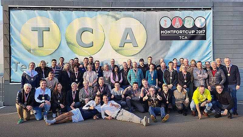 Siegerehrung mit allen Titeltr�gerInnen bei der Tennis Hallen-Landesmeisterschaft 2023 in Altenstadt