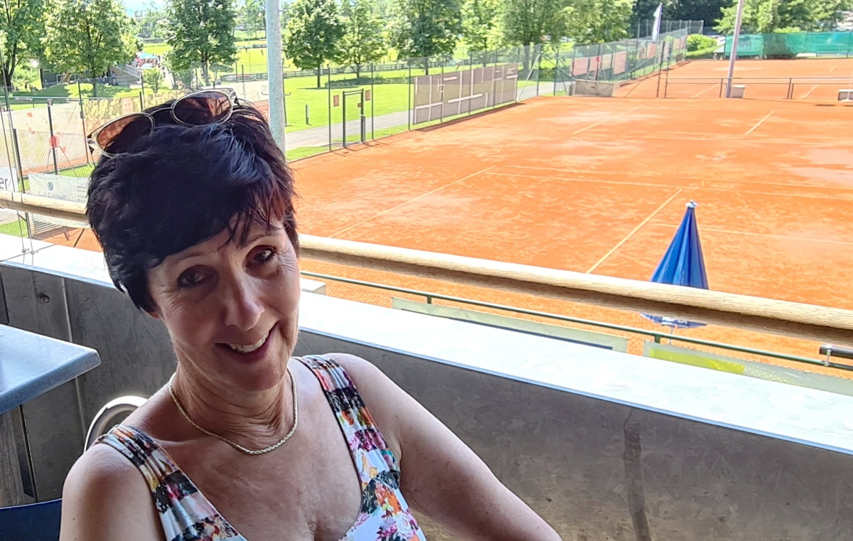 Moralischer Boost und fachlicher Input von Sabine - bei Heimspielen zus�tzlich noch A-Klassen-Tiramisu :-)